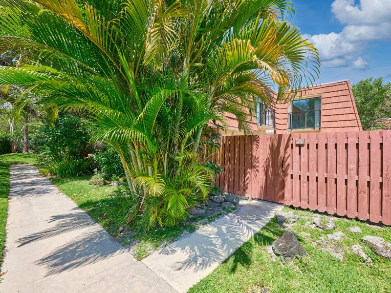2 bedroom Townhouse at 1540 Masters Circle 180, Lakeside, Delray Beach — photo 4