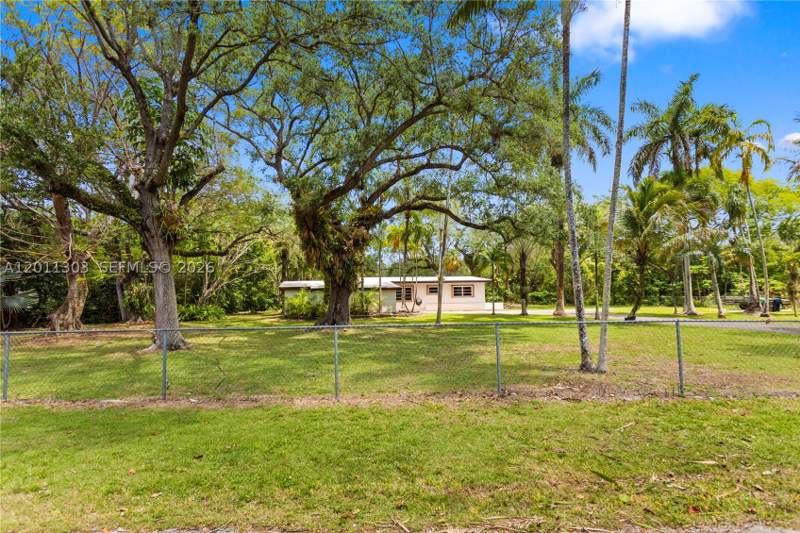 3 bedroom SingleFamilyResidence at 15345 SW 269th Ter, Ridgewood Estates, Homestead — photo 5