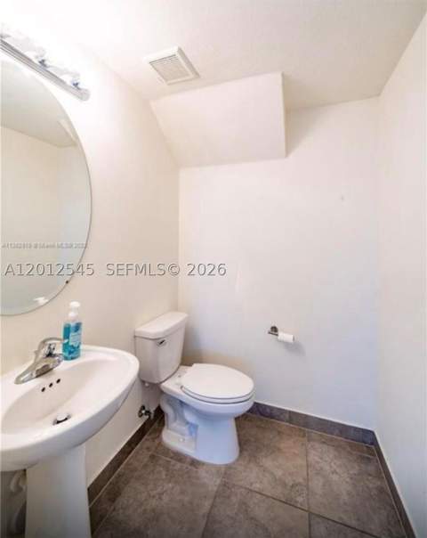 2401 NE 2nd Dr, Homestead FL - photo 10 of 14
