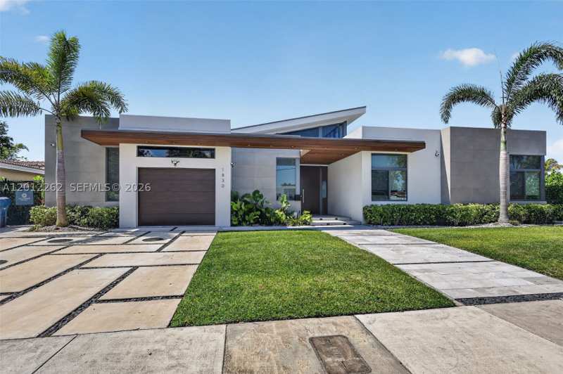 6 bedroom SingleFamilyResidence at 1830 NE 193rd St, Greyknoll Estates, Miami — photo 1