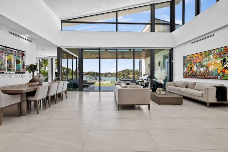 6 bedroom SingleFamilyResidence at 1830 NE 193rd St, Greyknoll Estates, Miami — photo 4