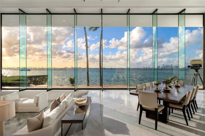 5 bedroom SingleFamilyResidence at 485 W Matheson Dr, Tropical Isle Homes Resub, Key Biscayne — photo 2
