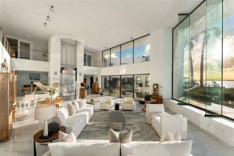 5 bedroom SingleFamilyResidence at 485 W Matheson Dr, Tropical Isle Homes Resub, Key Biscayne — photo 3