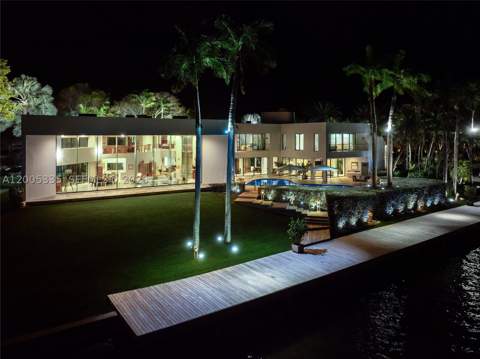 485 W Matheson Dr, Key Biscayne FL - photo 9 of 82