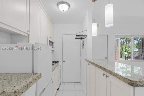 6330 SW 79th St 2, South Miami FL - photo 11 of 29