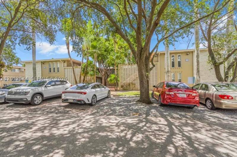 1 bedroom Condominium at 6330 SW 79th St 2, The Oaks At South Miami C, South Miami — photo 5