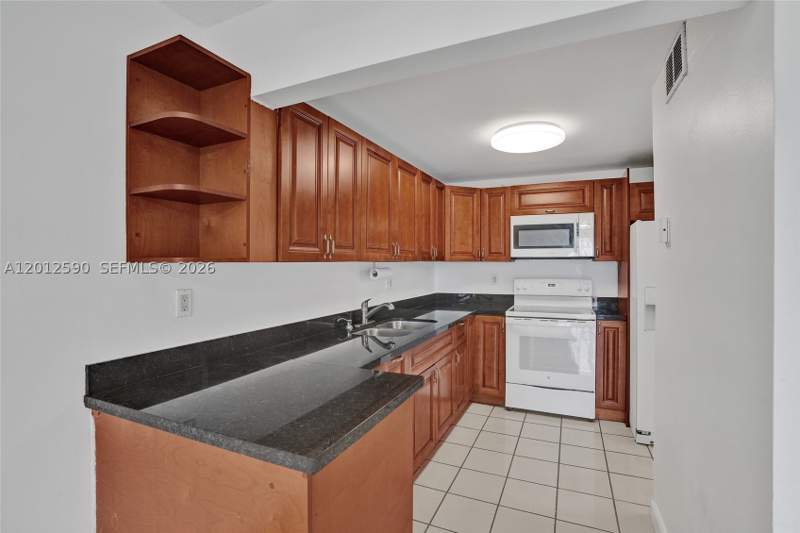 2 bedroom Condominium at 14250 SW 62nd St 408, Cypress Club Of Kendale C, Miami — photo 3