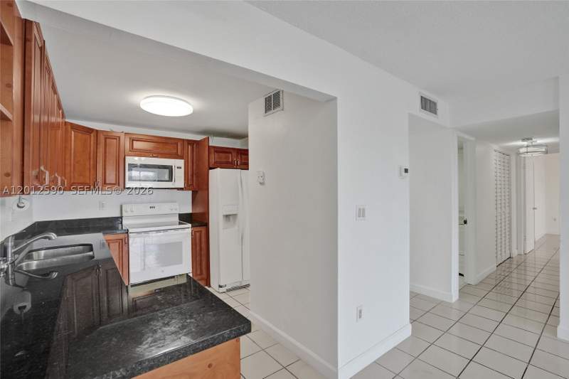 2 bedroom Condominium at 14250 SW 62nd St 408, Cypress Club Of Kendale C, Miami — photo 4