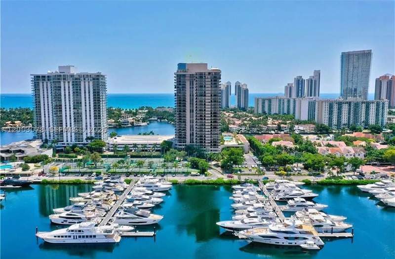 2 bedroom Condominium at 19667 Turnberry Way 18D, Turnberry Isle South Cond, Aventura — photo 2