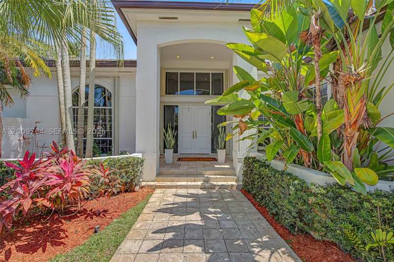 5 bedroom SingleFamilyResidence at 6721 SW 140th St, Shear Groves South, Palmetto Bay — photo 1