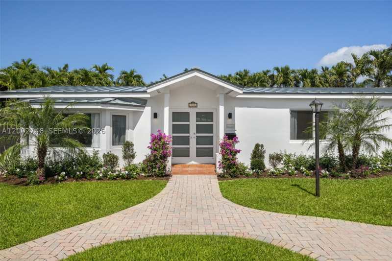 4 bedroom SingleFamilyResidence at 255 Ridgewood Rd, Tropical Isle Homes Sub 4, Key Biscayne — photo 1