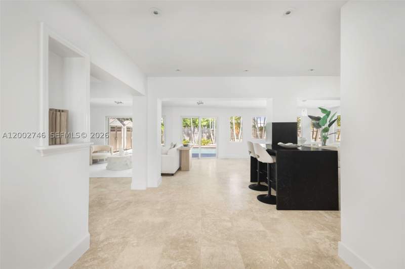 4 bedroom SingleFamilyResidence at 255 Ridgewood Rd, Tropical Isle Homes Sub 4, Key Biscayne — photo 5
