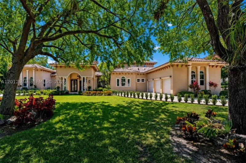 7 bedroom SingleFamilyResidence at 7480 SW 100th St, Flagler Groves Estates SE, Pinecrest — photo 2