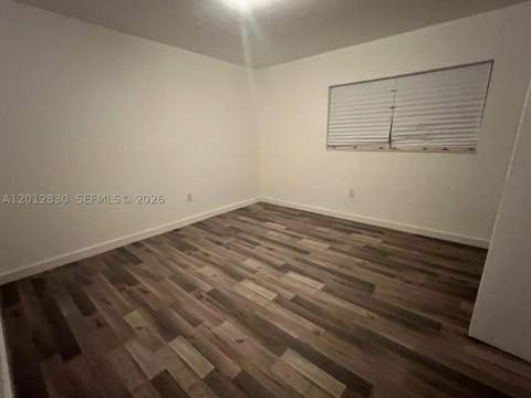 1560 NE 151st St 102, Miami FL - photo 8 of 11