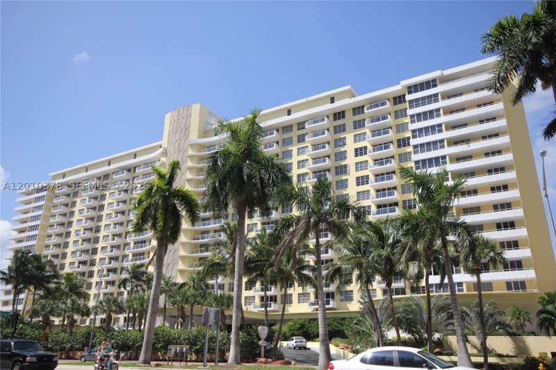 2 bedroom Condominium at 5600 Collins Ave 9E, 5600 Condo, Miami Beach — photo 2
