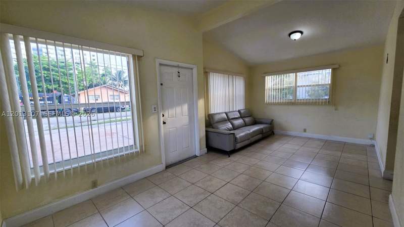 3 bedroom SingleFamilyResidence at 2335 NW 55th St, High Ridge Park, Miami — photo 2
