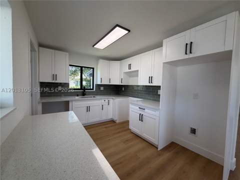 291 NW 184th Ter, Miami Gardens FL - photo 8 of 31