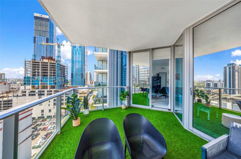2 bedroom Condominium at 851 NE 1st Ave 1408, Paramount Miami Worldcent, Miami — photo 3