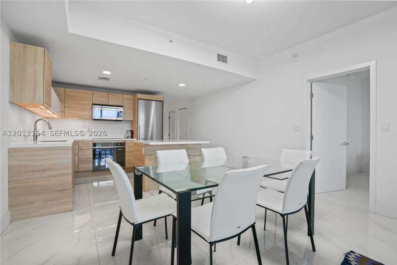 1 bedroom Condominium at 16385 Biscayne Blvd 1402, The Harbour North Condo, North Miami Beach — photo 2
