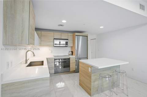 16385 Biscayne Blvd 1402, North Miami Beach FL - photo 7 of 30