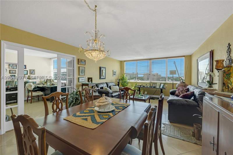 3 bedroom Condominium at 9125 SW 77th Ave 802, Summit Tower I Of Dadelan, Miami — photo 2