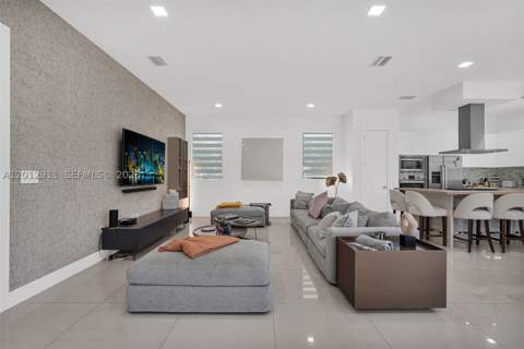 7509 NW 99th Ave, Doral FL - photo 12 of 80
