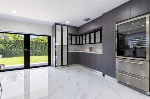 1549 Zuleta Ave, Coral Gables FL - photo 9 of 28