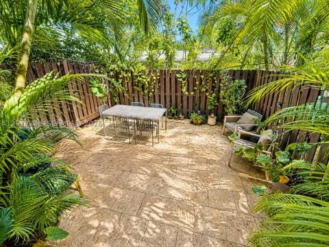 2984 Mary St, Miami FL - photo 13 of 37
