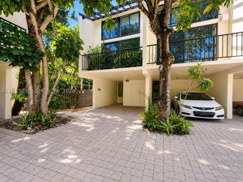 2984 Mary St, Miami FL - photo 14 of 37