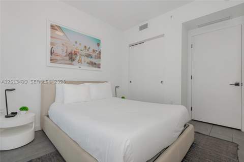 227 NE 2nd St 2206, Miami FL - photo 13 of 38