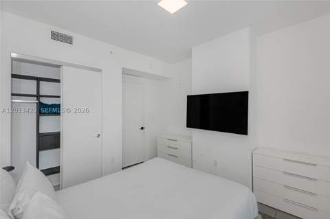 227 NE 2nd St 2206, Miami FL - photo 14 of 38