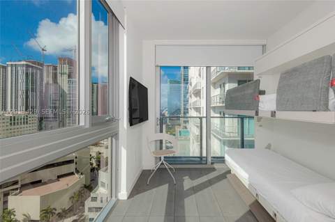 227 NE 2nd St 2206, Miami FL - photo 18 of 38