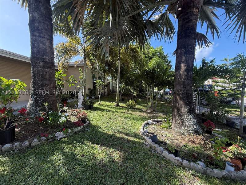 4 bedroom SingleFamilyResidence at 25835 SW 131st Ct, Meadow Wood Manor Sec 4, Homestead — photo 3