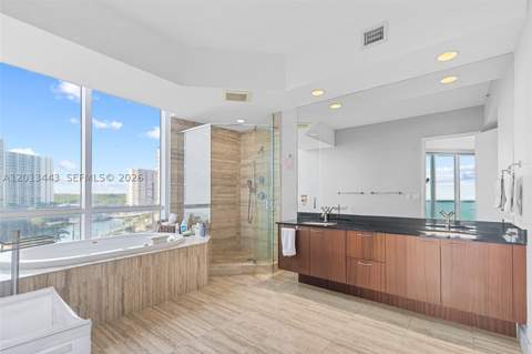 16001 Collins Ave 506, Sunny Isles Beach FL - photo 16 of 31