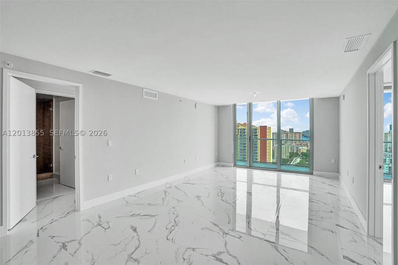 2 bedroom Condominium at 330 Sunny Isles Blvd 5-2205, Parque Towers Condo, Sunny Isles Beach — photo 2