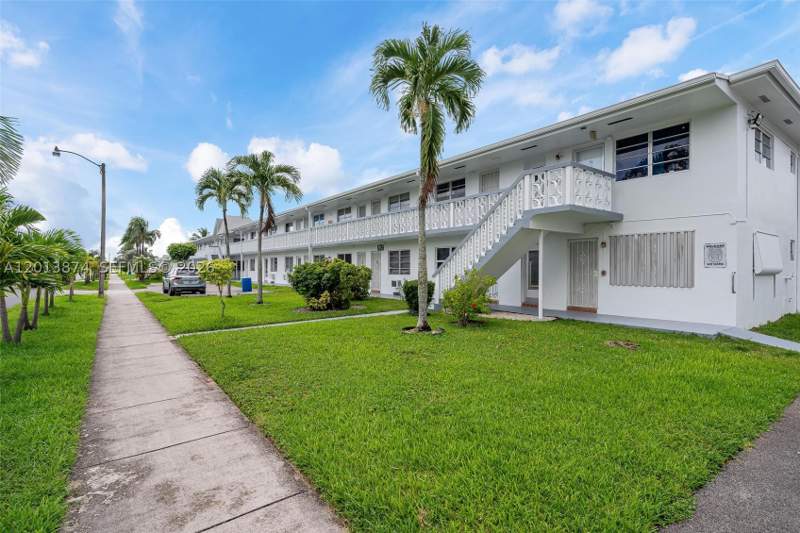 1 bedroom Condominium at 50 NW 204th St H7, Ro-Mont Gardens Andover H, Miami Gardens — photo 2