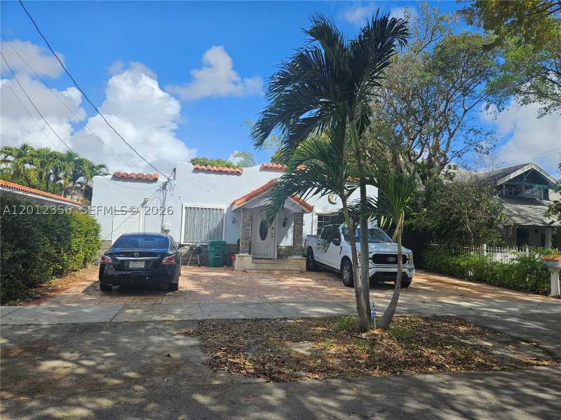 6 bedroom SingleFamilyResidence at 2231 NW 4th Ter, City Line Park Amd, Miami — photo 1