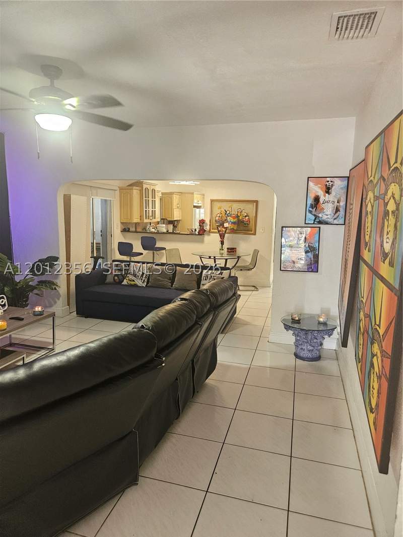 6 bedroom SingleFamilyResidence at 2231 NW 4th Ter, City Line Park Amd, Miami — photo 4