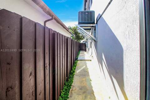 14671 SW 20th St, Miami FL - photo 19 of 53