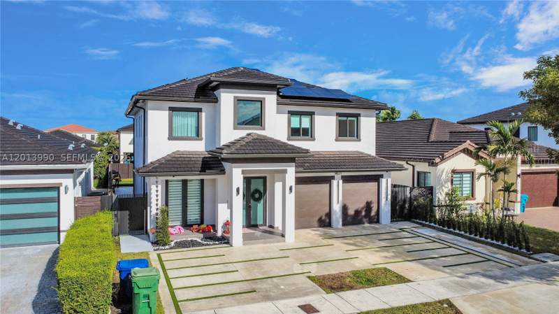 5 bedroom SingleFamilyResidence at 14671 SW 20th St, West Breeze Estates, Miami — photo 2