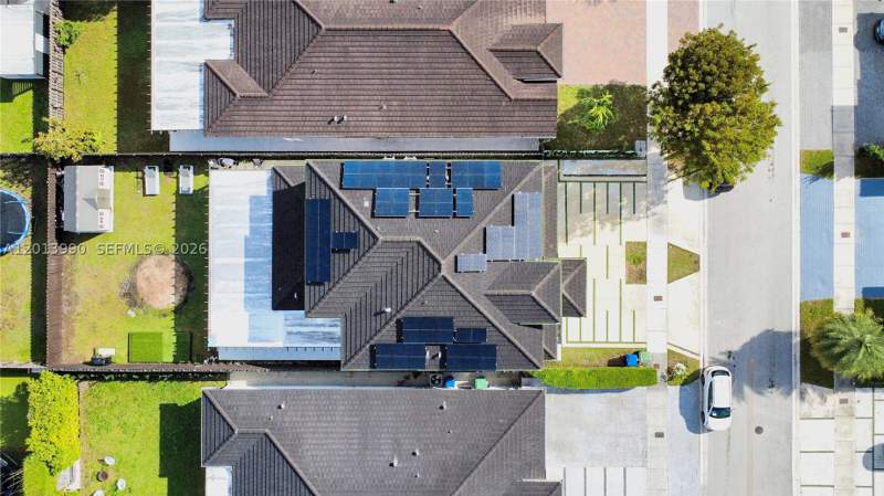 5 bedroom SingleFamilyResidence at 14671 SW 20th St, West Breeze Estates, Miami — photo 5