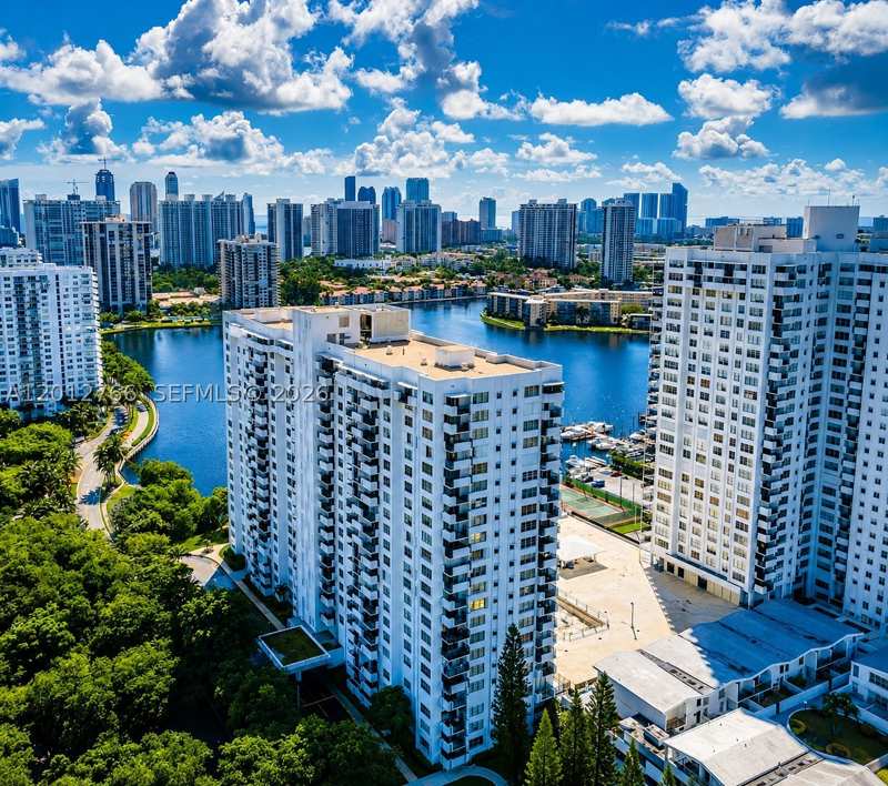 1 bedroom Condominium at 2780 NE 183rd St 710, Commodore Plaza Condo, Aventura — photo 1