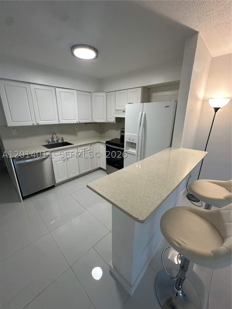 1 bedroom Condominium at 1120 102nd St 4, Golden Key Condo, The, Bay Harbor Islands — photo 5