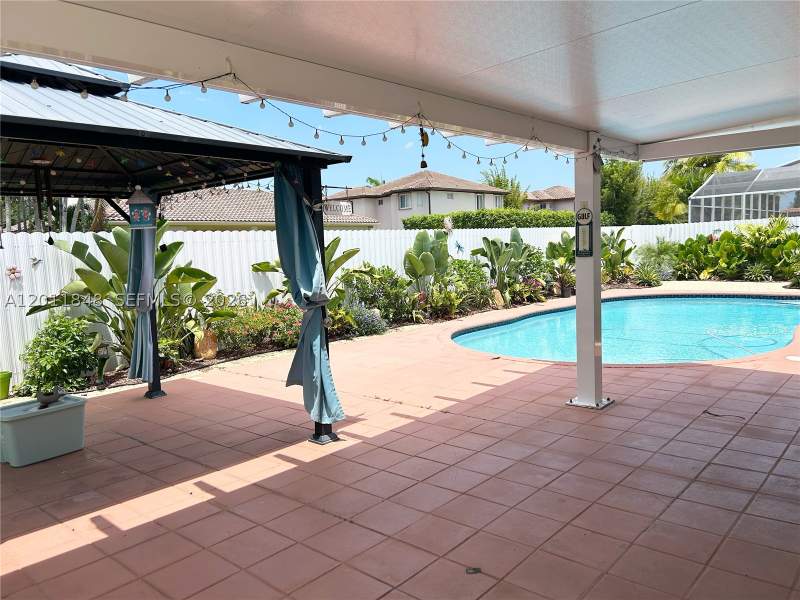 3 bedroom SingleFamilyResidence at 13931 SW 156th Ter, Mediterrania, Miami — photo 2