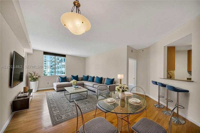 1 bedroom Condominium at 1 Century Ln 603, The Vistas Condo, Miami Beach — photo 3