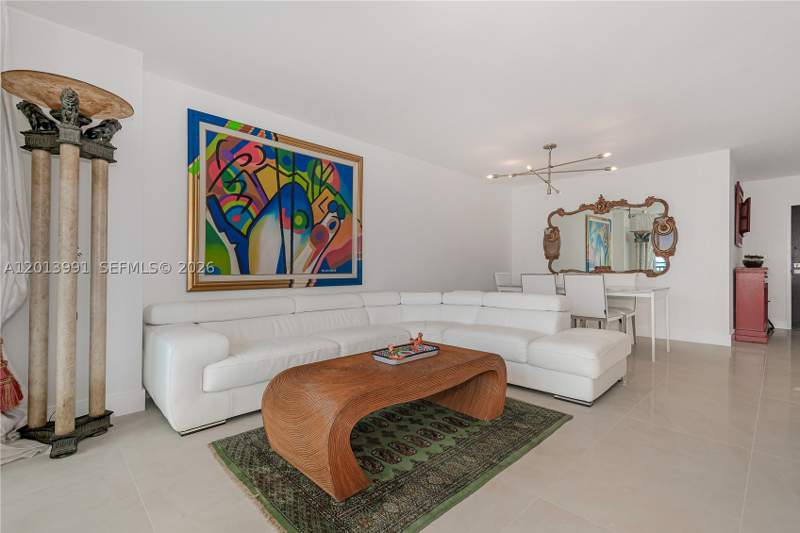 1 bedroom Condominium at 90 Alton Rd 1007, Yacht Club At Portofino, Miami Beach — photo 3