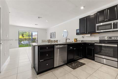 10972 SW 235th Ln, Homestead FL - photo 6 of 22