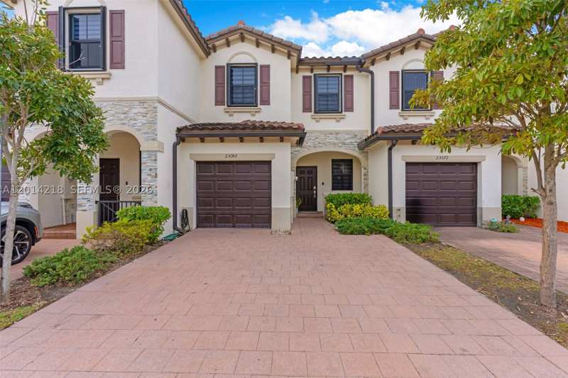 3 bedroom Townhouse at 23082 SW 127th Pl 0, D & B Subdivision, Miami — photo 1
