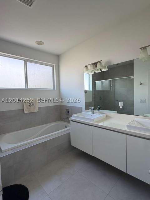 7187 NW 103 Path 7187, Miami FL - photo 15 of 27