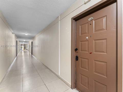 6950 Miami Gardens Dr 2-506, Hialeah FL - photo 16 of 31